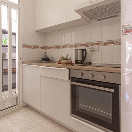 بيت للعطل Pet Friendly In *